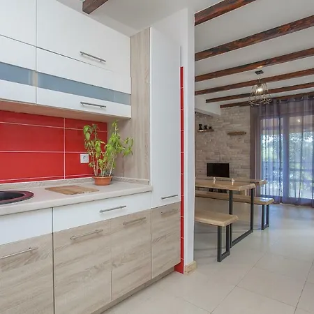 Holiday home Holiday Ivka1 Potirna