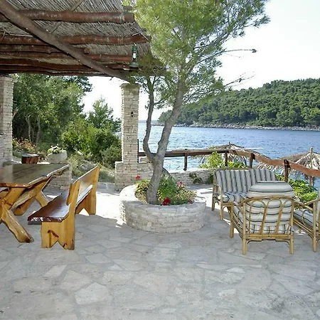Holiday Ivka1 Ferienhaus Potirna